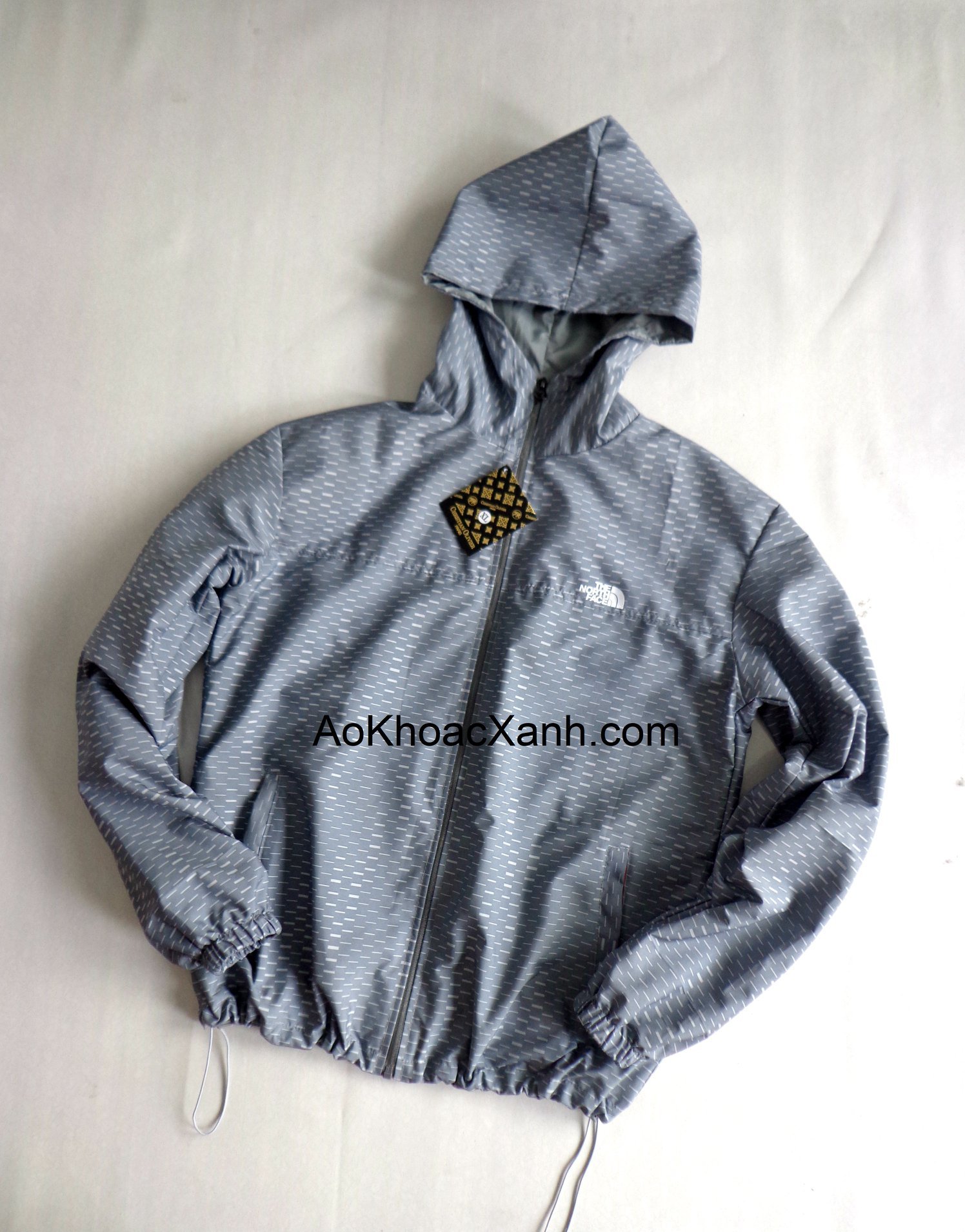 ÁO KHOÁC DÙ TNF HOẠ TIẾT